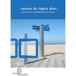 Tussen de regels door